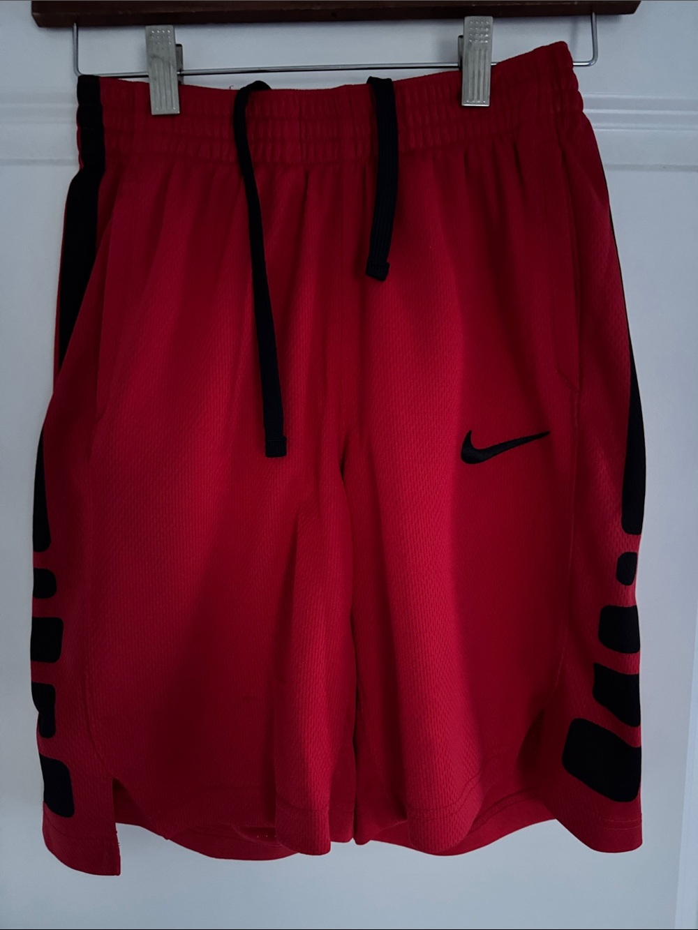 NWOT Kids Nike Jordan Regular Fit Ref & Black Elite Drawstring Shorts L
